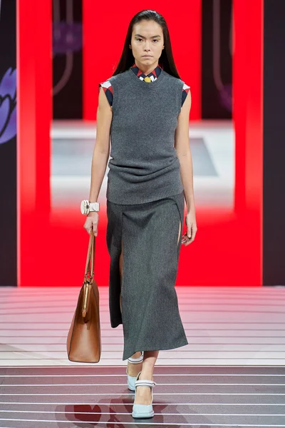 Look 4